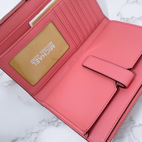 Michael Kors jet set travel large double zip wallet - Picture 9 of 10